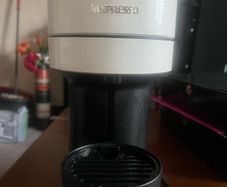 Nespresso Vertuo Coffee Machine & Milk Frother  Excellent Condition