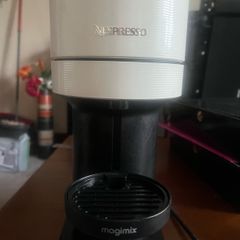 Nespresso Vertuo Coffee Machine & Milk Frother  Excellent Condition