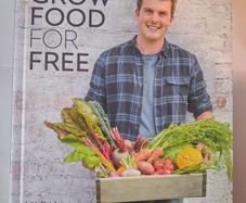 Grow Food For Free / Huw Richards / 2020
