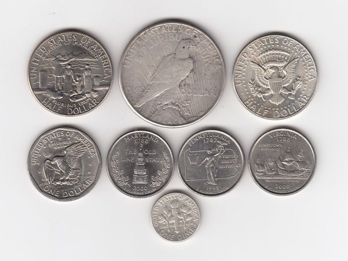 U.S.A 1922 Peace Dollar 90% silver coin, 1964 Kennedy,1956 Dime, 1986 immigrants 1/2 dollar, & 4 other USA coins (no 465)