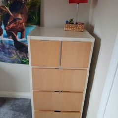 chest of drawers