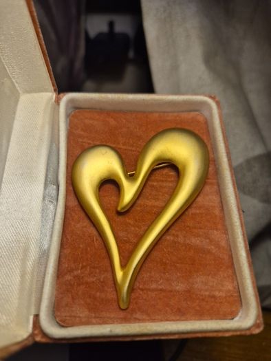 Vintage Golden Large Heart Broich