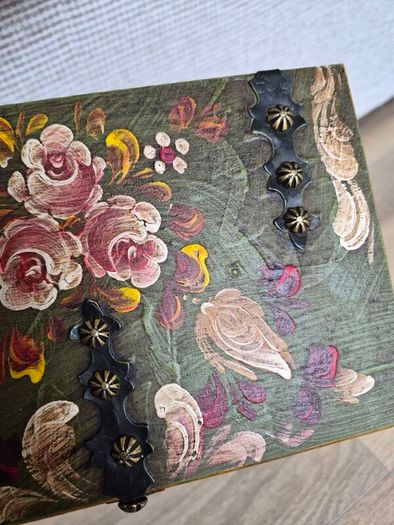 Hand paint Storage/Jewelry Box