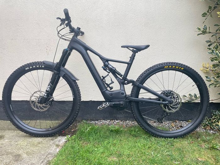 Specialized Turbo Levo Full Suspension Electric Mountain Bike