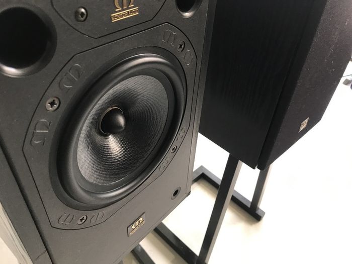 Stunning Monitor Audio MA201 vintage Hifi speakers, gold tweeters,