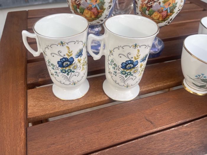 Pair of Vintage Royal Tara Fine Bone China Mugs "Tara Hall" Blue Floral (Made in Galway)