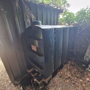 Oil tank free