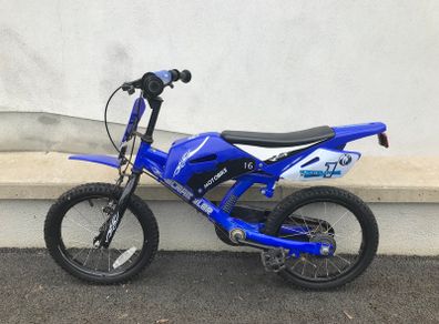 Childs Pedal Scrambler Bike