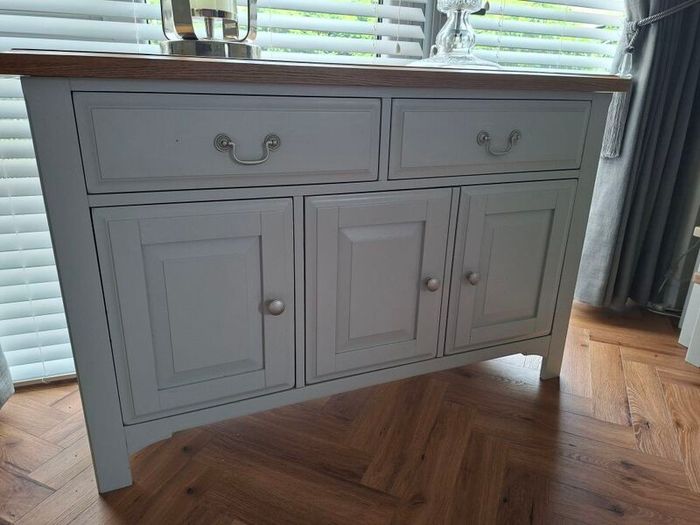 sideboard
