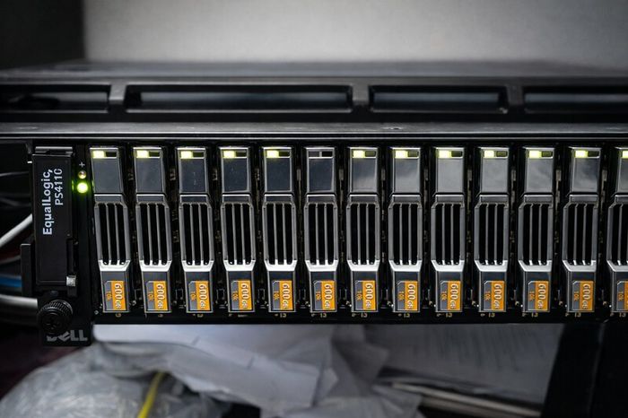 Dell EqualLogic PS4110 iSCSI Storage 24by600GB