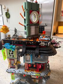 Retired LEGO Ninjago Movie 70620 Ninjago City.
