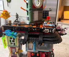 Retired LEGO Ninjago Movie 70620 Ninjago City.
