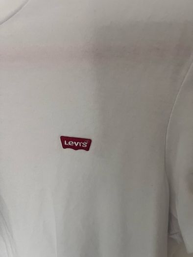 2 Levi's tees size M