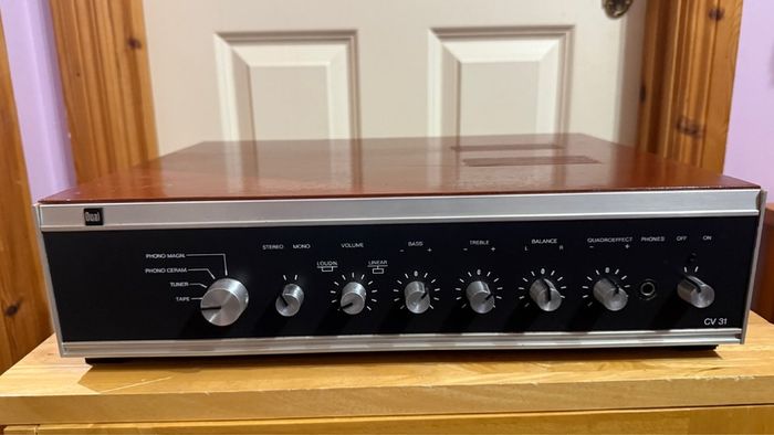 Vintage Dual Quadro amplifier with Yamaha speakers