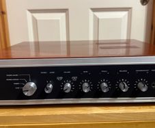 Vintage Dual Quadro amplifier with Yamaha speakers