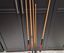 5 Vintage Pot Black Pool / Snooker Cues Screw-Apart Cues