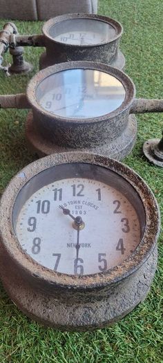 clock, triptych display