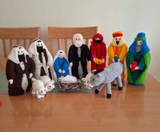 Hand Knitted Crib (Nativity) (see other photos)