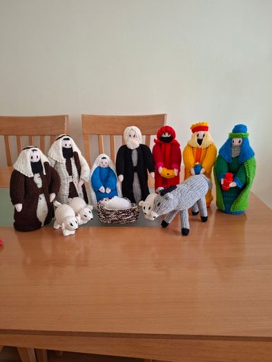 Hand Knitted Crib (Nativity) (see other photos)