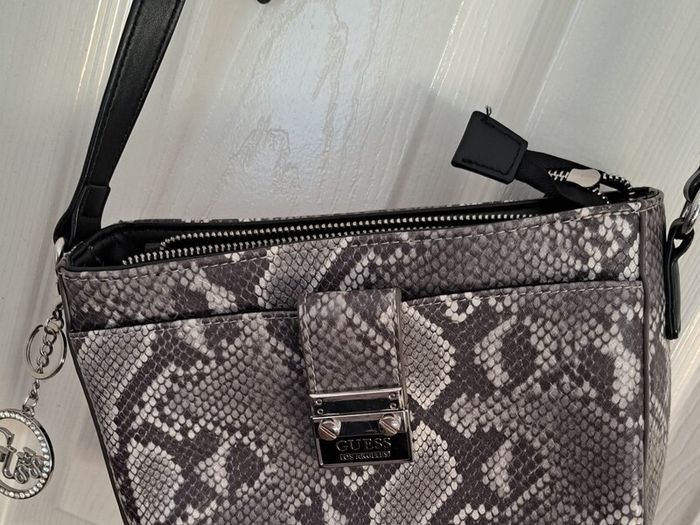 guess bag