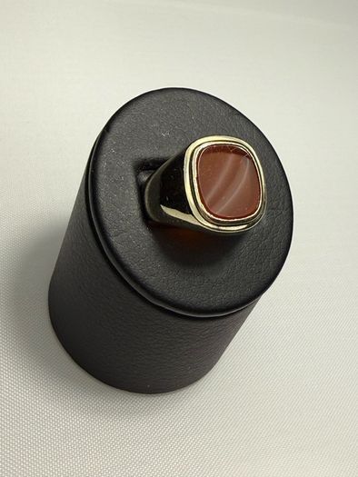 Vintage 8K Yellow Gold Signet Gents Ring Bezel set Carnelian