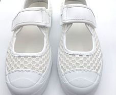 Stockton 623D open weave velcro white runner Size 40