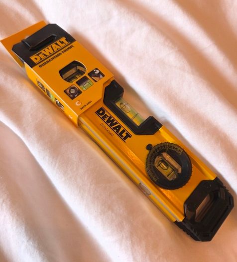 Magnetic level Dewalt