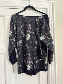 Oasis Navy Floral Top