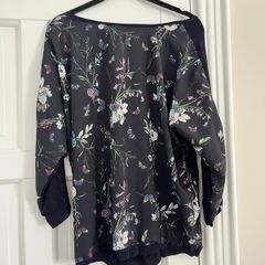 Oasis Navy Floral Top