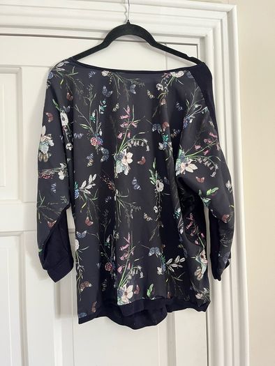 Oasis Navy Floral Top