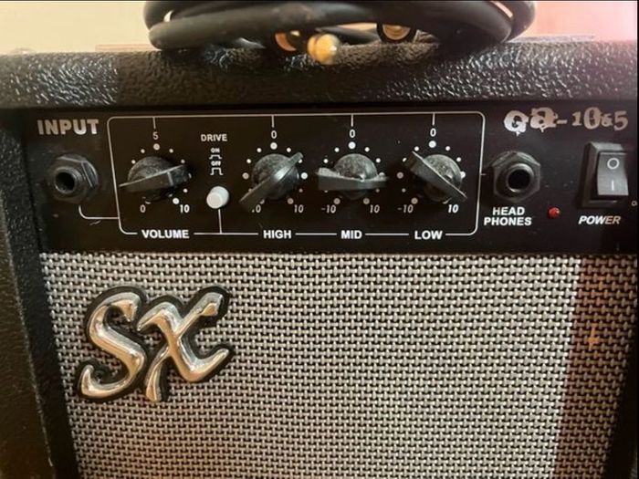 Left handed martini electric guitar with amp