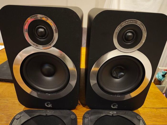 Q Acoustics 3030i