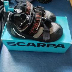 scarpa generator climbing shoes size 42