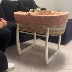 Baby Moses basket / bassinet Mamas & Papas