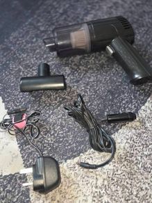 Small vacuum cleaner