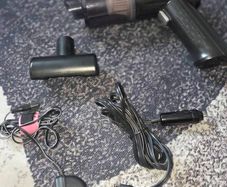 Small vacuum cleaner