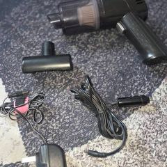 Small vacuum cleaner