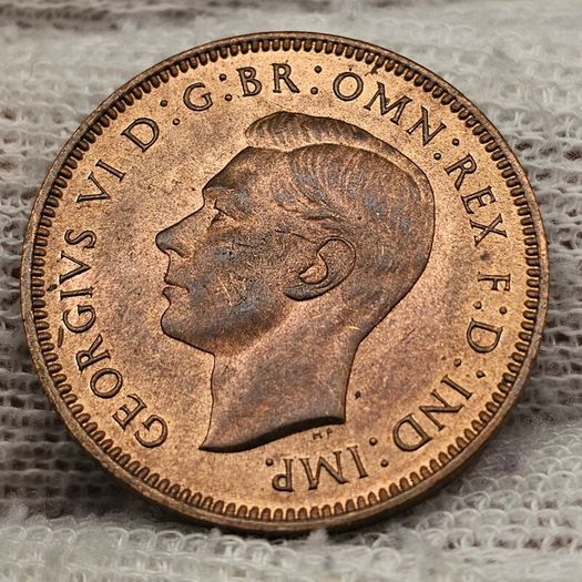 Great Britain 1945 1/4d Farthing Beautiful Uncirculated Red