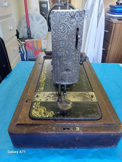 Vintage, Very Old, Singer Sewing Machine, would suit Seamstress window display or Bar memorabilia