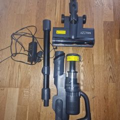 MUIZZY Bagless vacuum