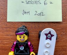 Lego minifigure Skater Girl - Series 6 (2012)
