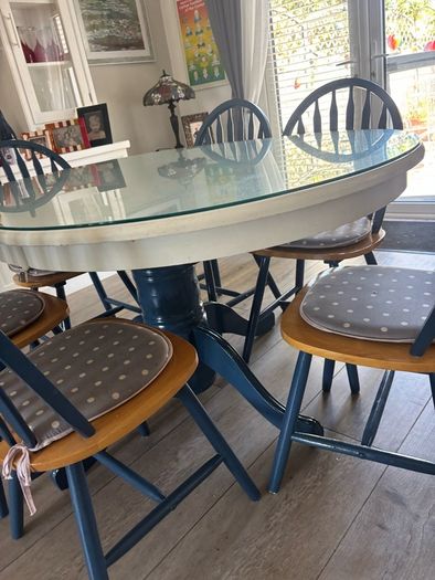 free table & chairs