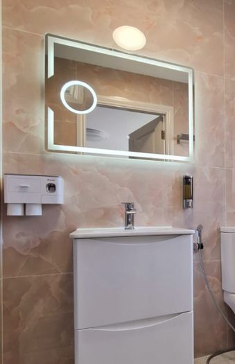 LED Mirrors Ensuite Many Sizes and Shapes Bathroom Bedroom Bluetooth Speakers Demister Antifog Fog Free Makeup Dual LED Bright Light Adjustable Brightness Touch Sensor