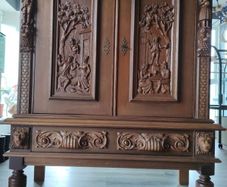 Beautiful antique oak cabinet
