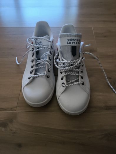Sold!!!ADIDAS MEN shoes, size 40, uk 6 and half, white, used but very good condition