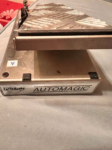 Silver Machine Earth Quake BASS Wah Wah