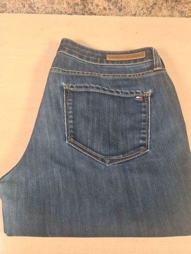 womens TOMMY HILFIGER ROME straight fit jeans stretchy blue denim  size W 32 L 32