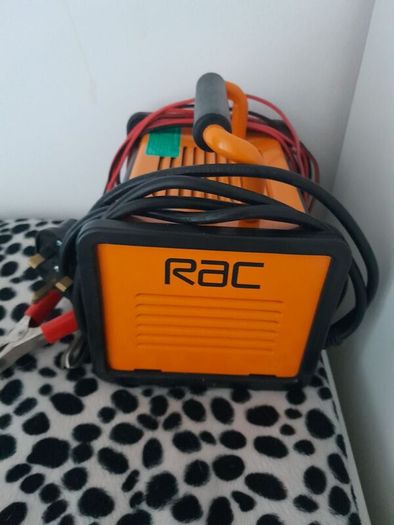 Rac Battery Charger,like New, 6 Or 12v