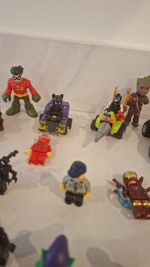 Lego Mini Figures x25