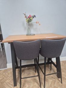 breakfast bar